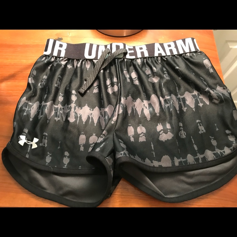 Under amour black and grey shorts